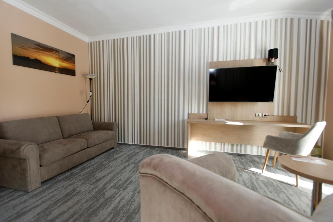 Wellness Hotel Laroba Alsóörs Buitenkant foto