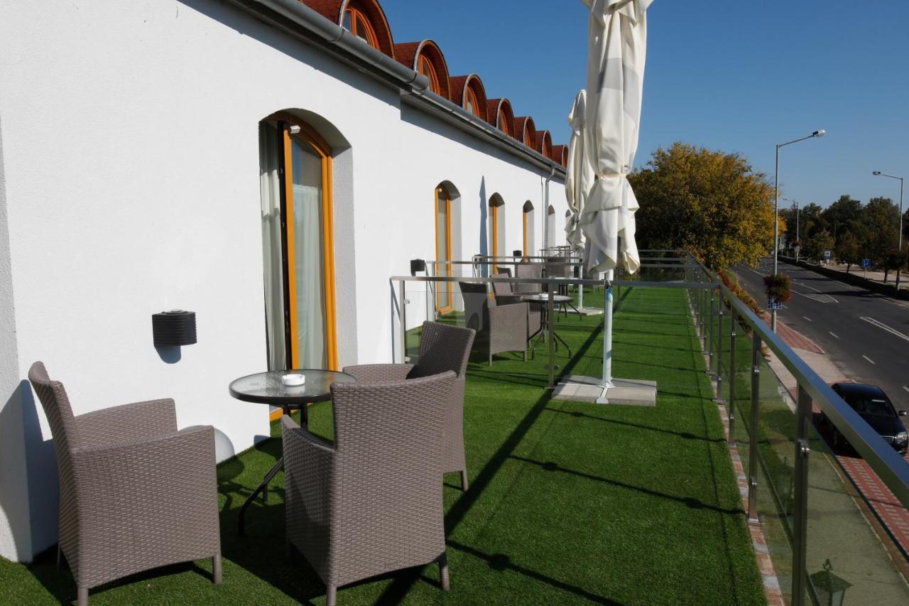 Wellness Hotel Laroba Alsóörs Buitenkant foto